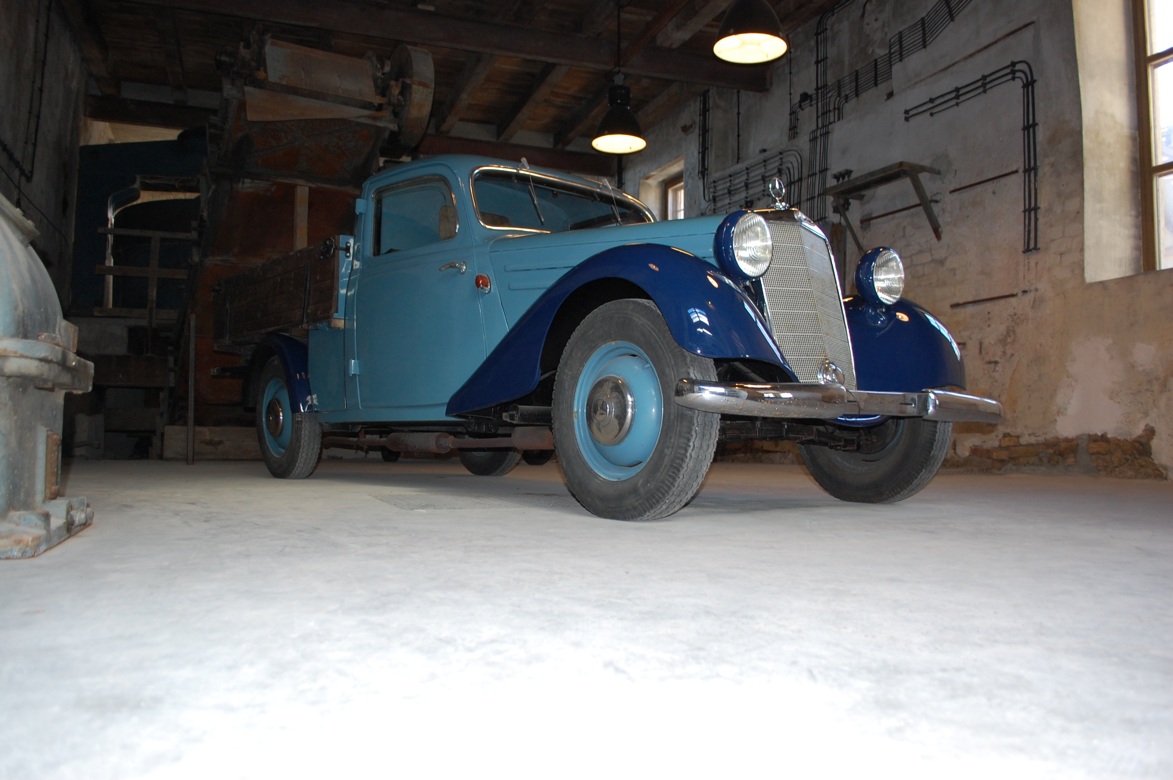 Mercedes-Benz R107 — stadion