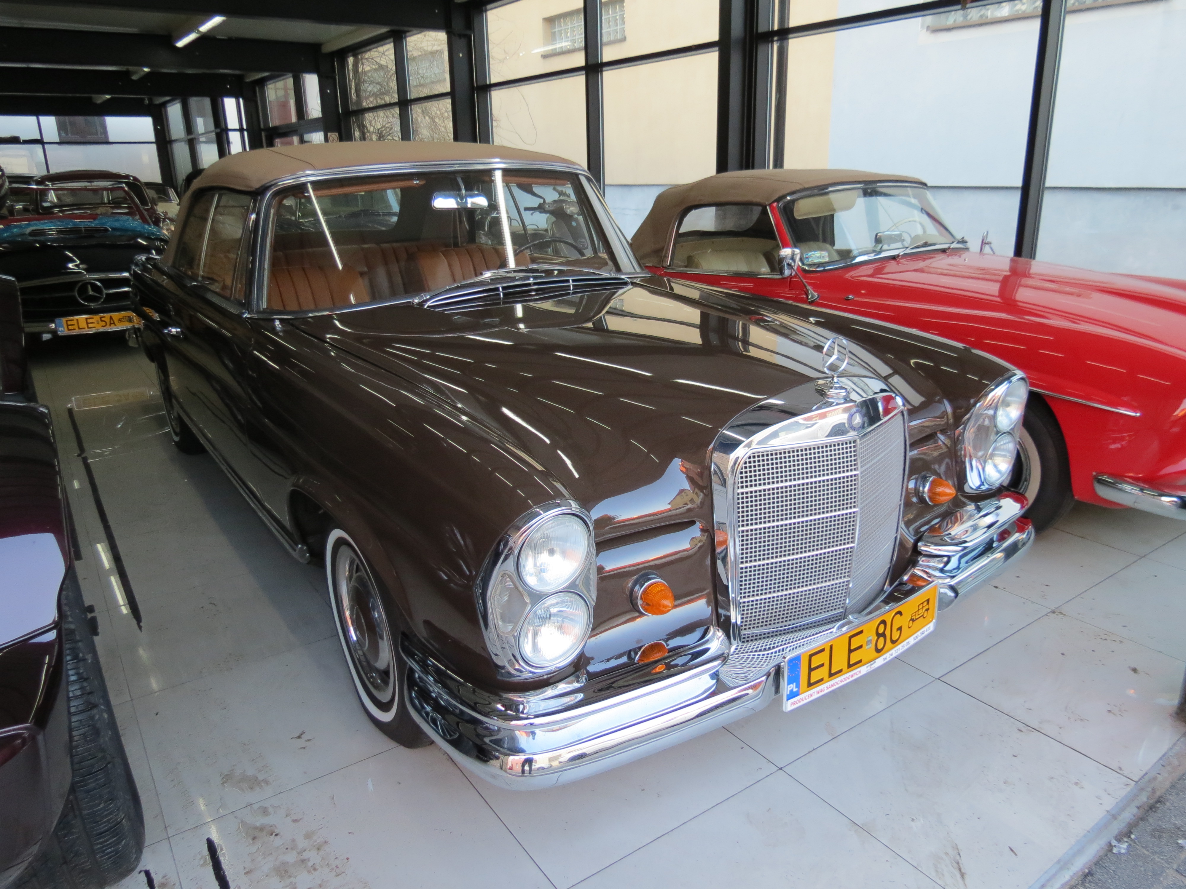 Mercedes-Benz R107 — stadion