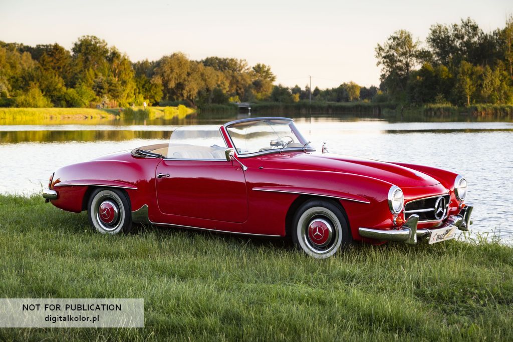 Mercedes-Benz R107 — stadion
